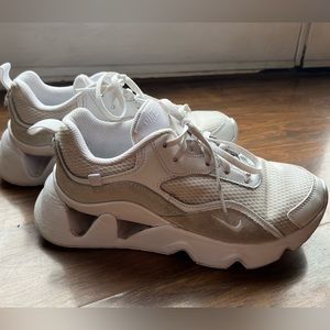 Nike Ryz 365 2 women’s shoes